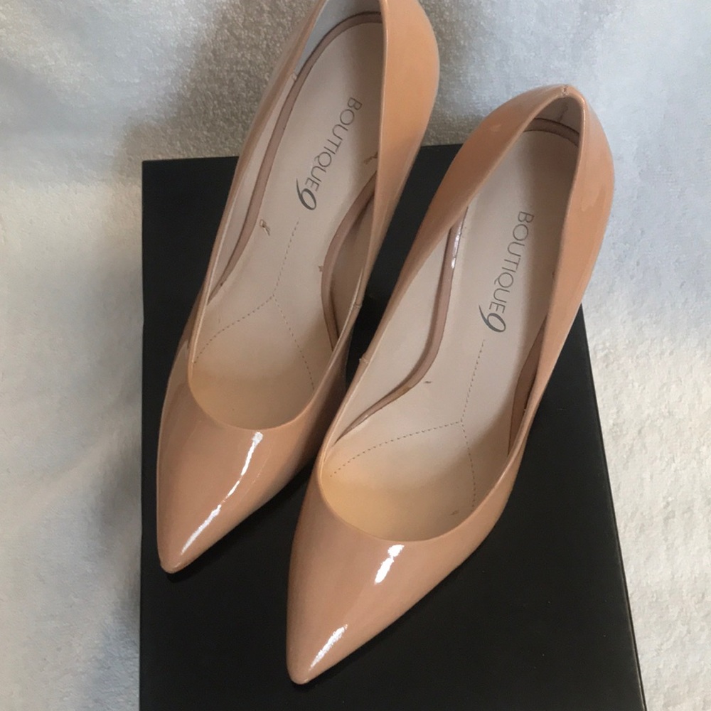 Like NEW Boutique 9 Women's Nude Patent Pointed-Toe Pumps